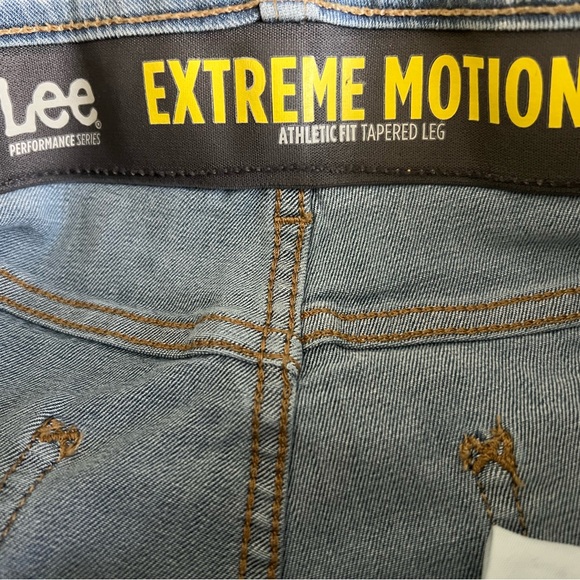 Mens Lee Extreme Motion Athletic Fit Jeans - Picture 7 of 8